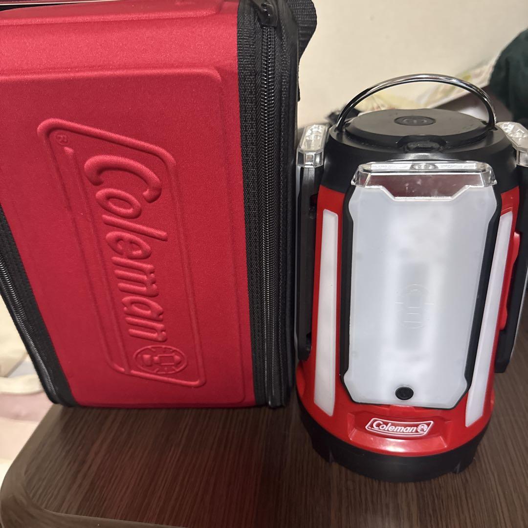 Coleman クワッドマルチパネルLEDランタン 収納ケース付き