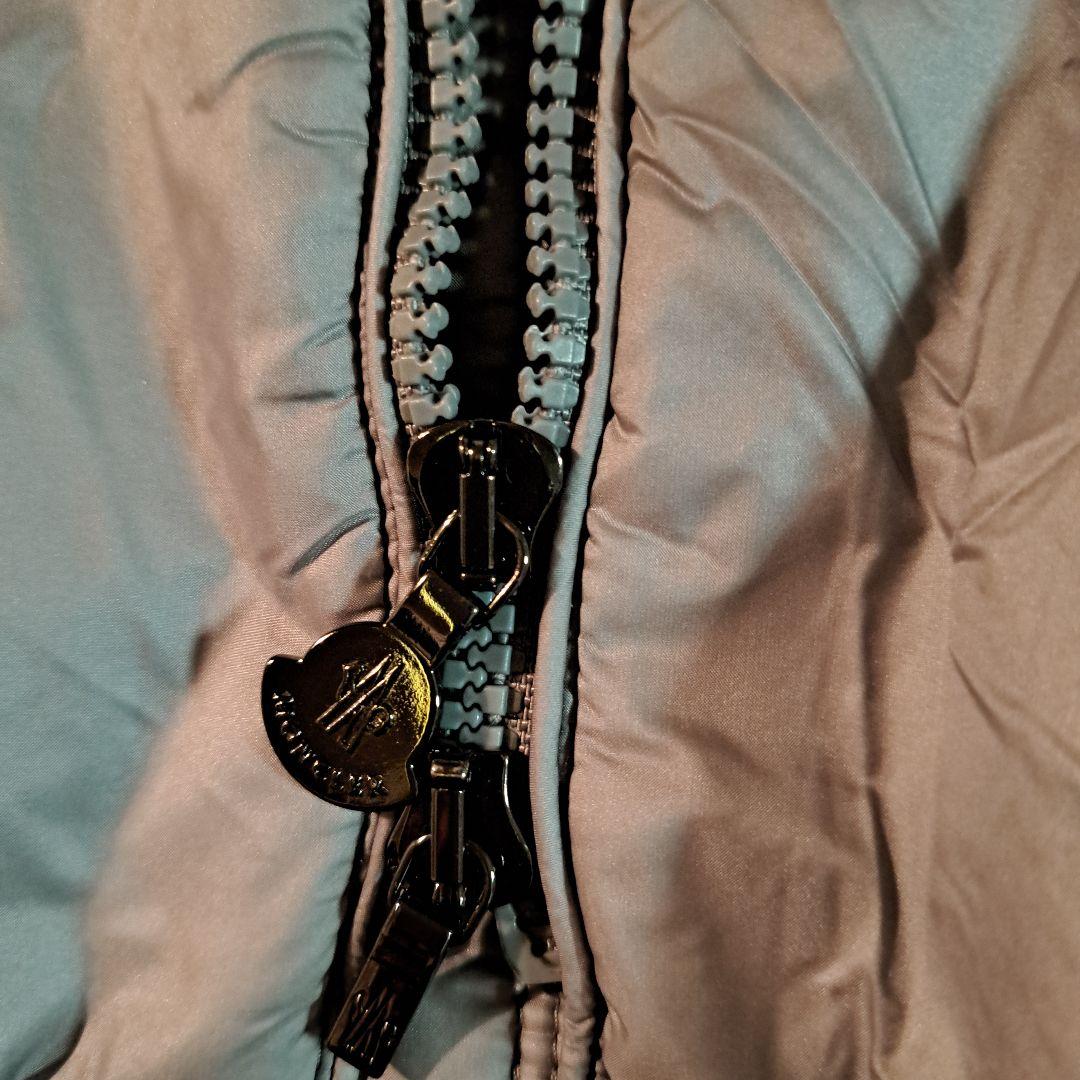 春Sale美品【MONCLER】フレアペプラムダウンコート　ライトグレー