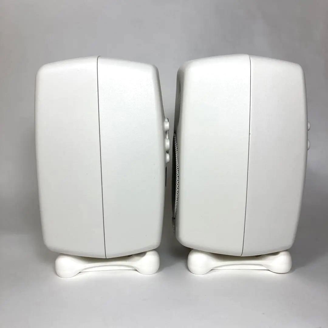 別格の高品質 GENELEC8010AW ホワイト パワードモニタースピーカー