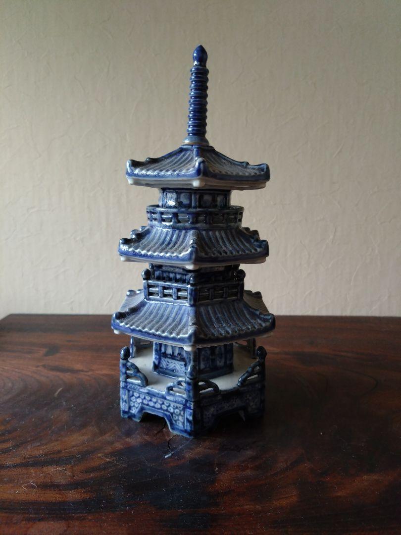 染付六角三層塔　古美術骨董古道具宝塔五輪塔宝篋印塔石塔相輪水石景物