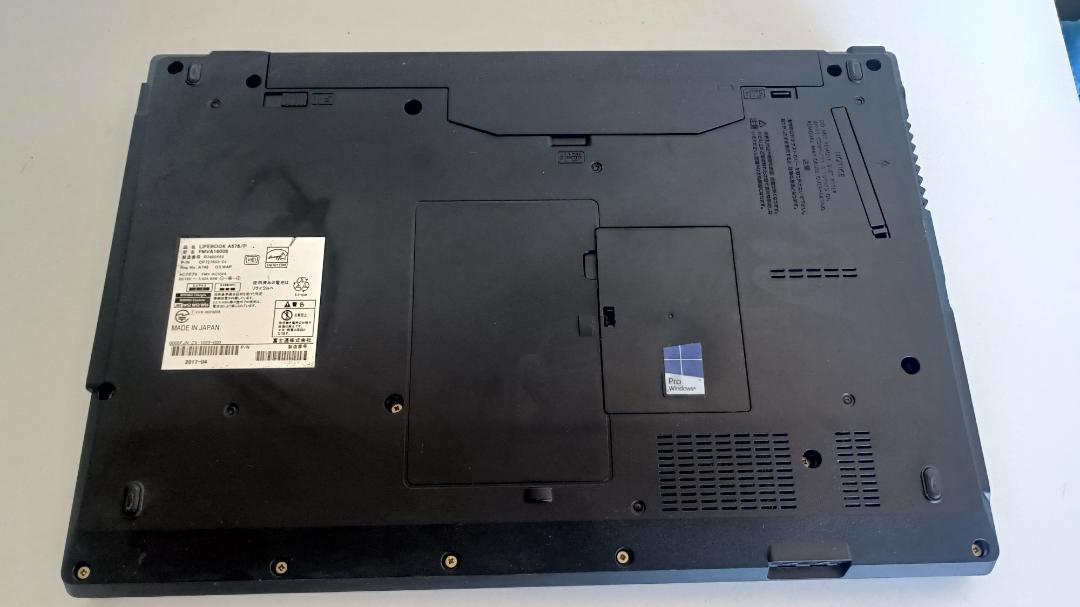 N*O様 FUJITSUノートパソコン 第六世代 Corei5 SSD 256