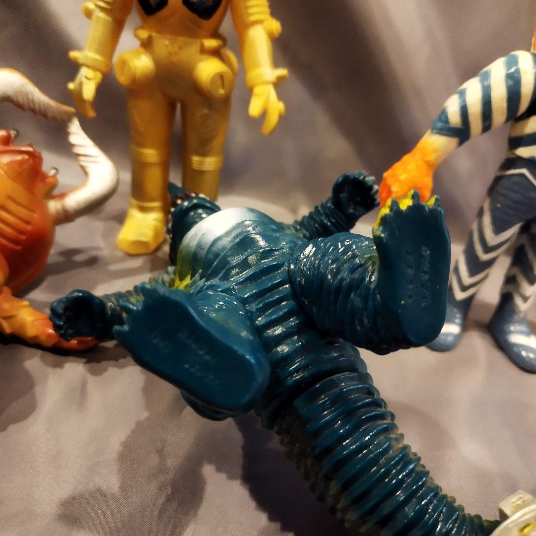 ウルトラ怪獣 1983年製 ソフビ人形 中古品9体セット - メルカリ