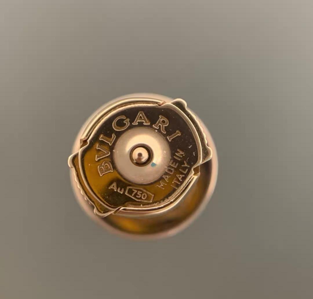 BVLGARI 750ゴールド ピアス(両耳用) BVLGARI 750ゴールド ピアス(両耳用)