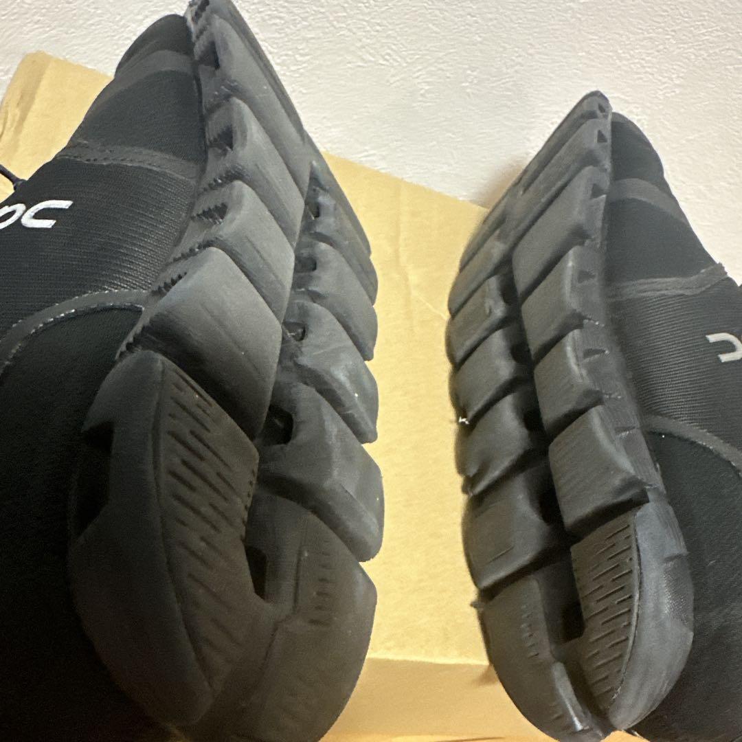 On Cloud 5 Waterproof オン　スニーカー