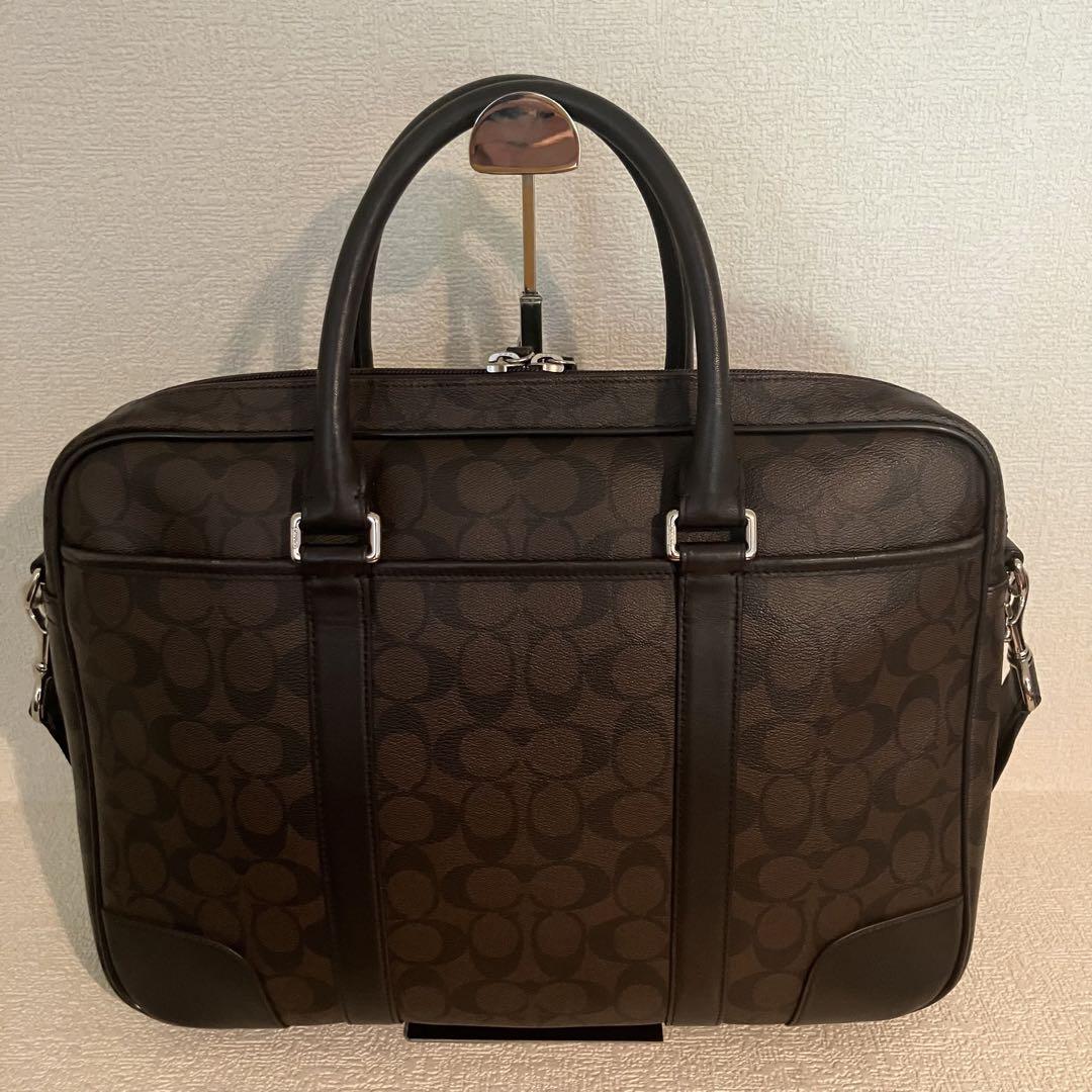 【美品】Coach ブラック ビジネスバッグ PVC シグネチャー　F71168