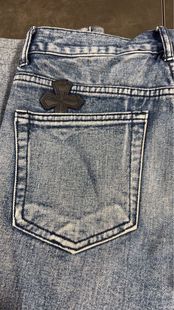 クロスパッチ付きデニムパンツ　32inch