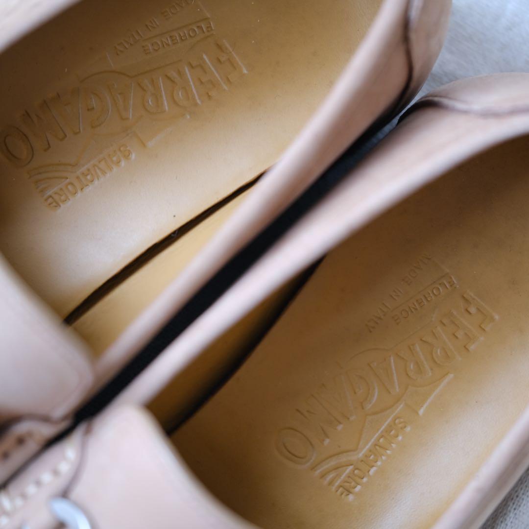 Ferragamoフェラガモ スウェードガンチーニローファー65EE