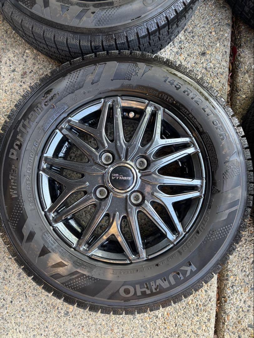 KUMHO スタッドレスタイヤ4本セットアルミ付き
