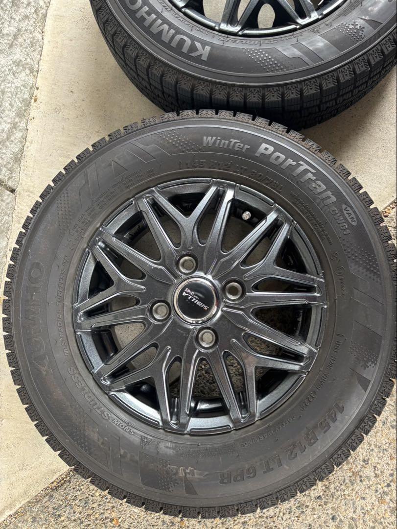KUMHO スタッドレスタイヤ4本セットアルミ付き