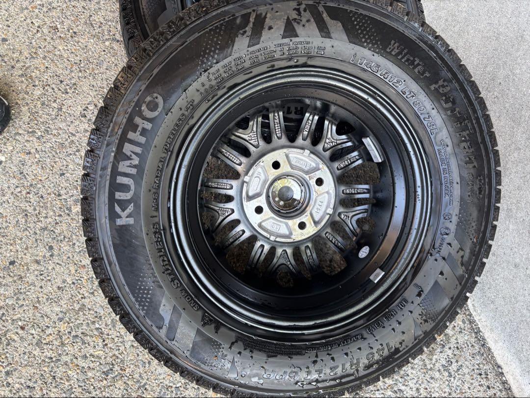 KUMHO スタッドレスタイヤ4本セットアルミ付き