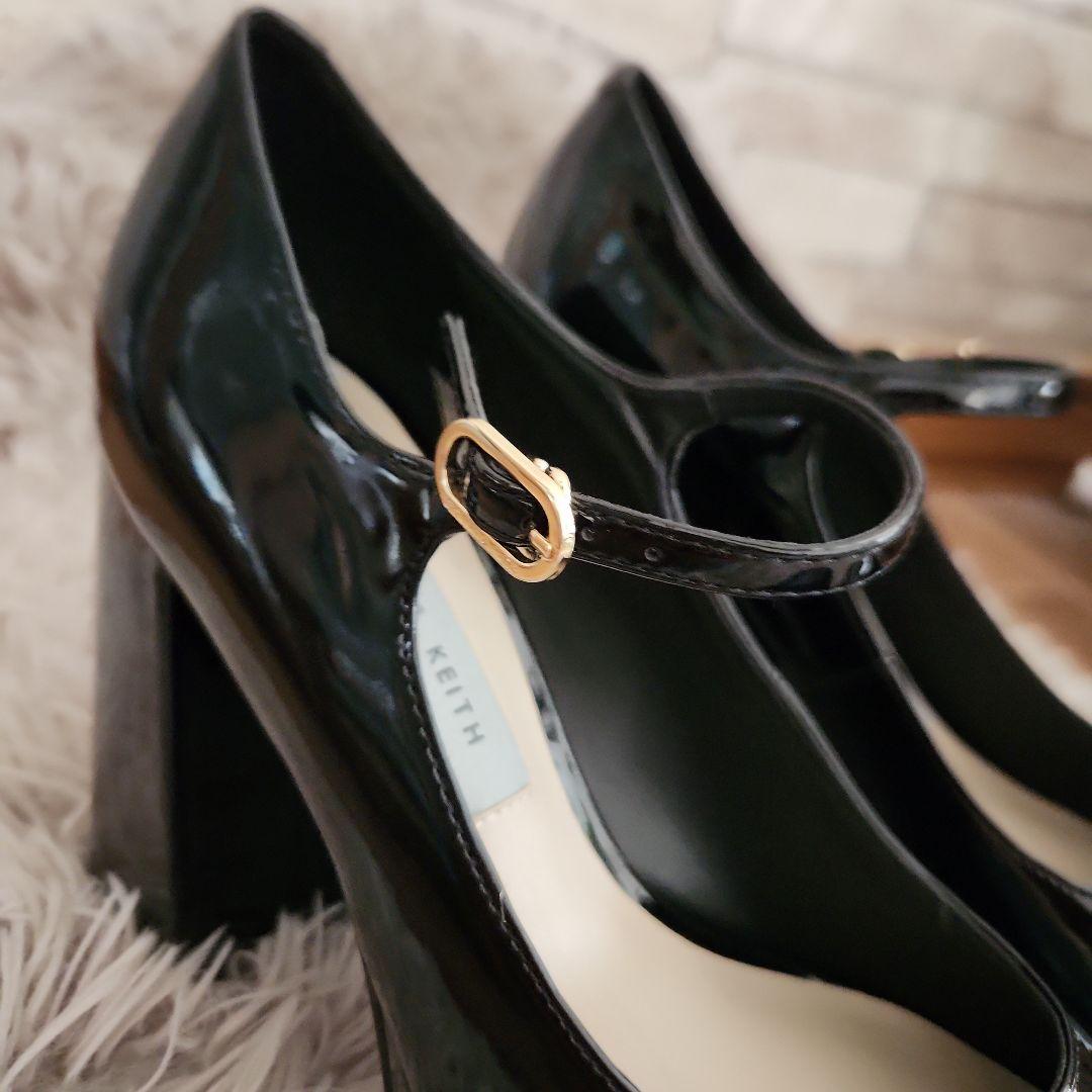 CHARLES&KEITH パテント プラットフォームアンクルストラップパンプス