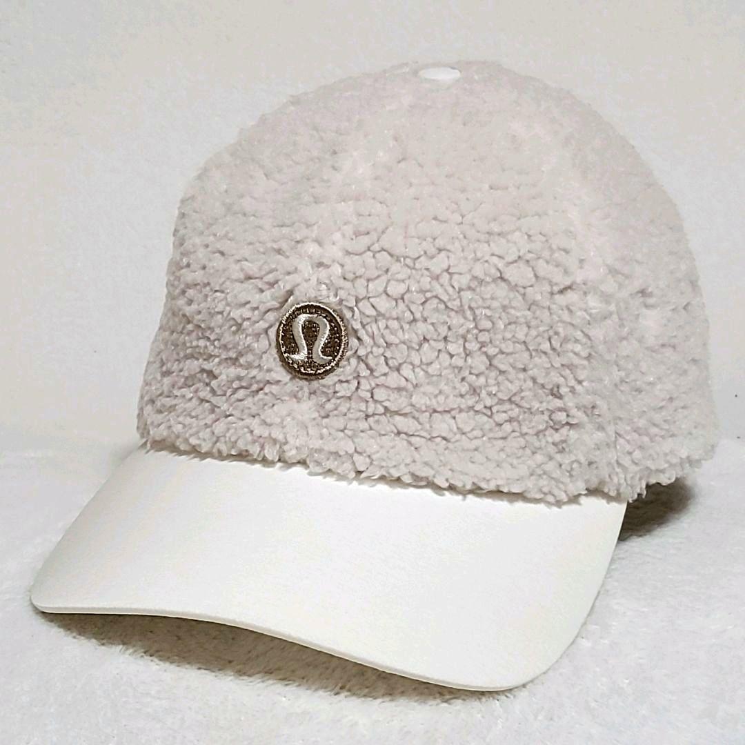 【Lululemon】ルルレモン ゴルフ キャップ【５６cm】オフ白♥️モコモコ