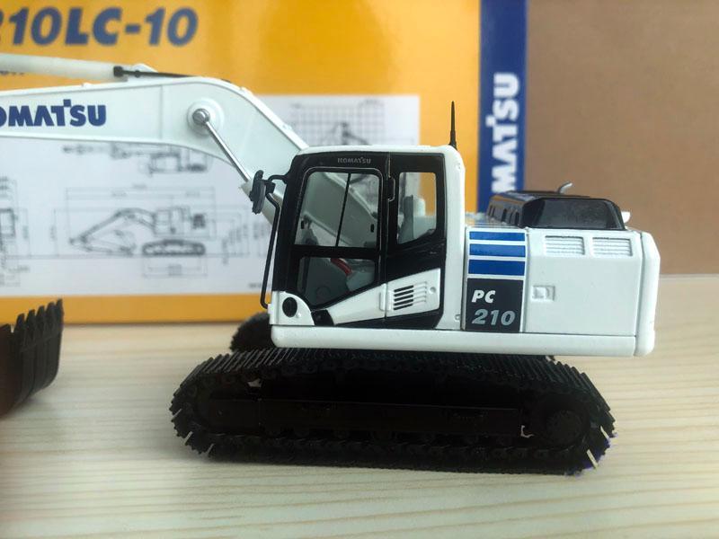 ミニカー 1/50 コマツ PC210-10 限定版 ホワイト ハンマー付き