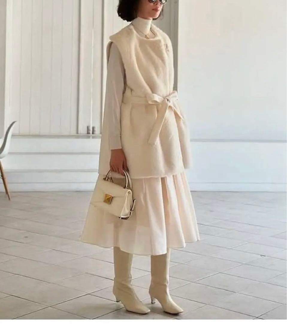 新品タグ付き★セブンテン 3ウェイファージレ Sサイズホワイト 新品タグ付き★セブンテン 3ウェイファージレ Sサイズホワイト