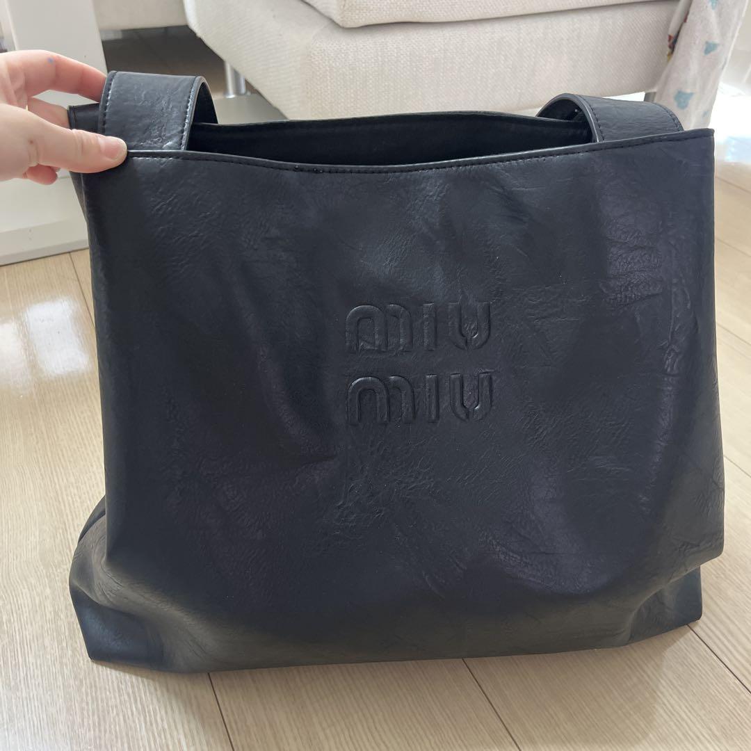 miumiu レザーホーボーバック