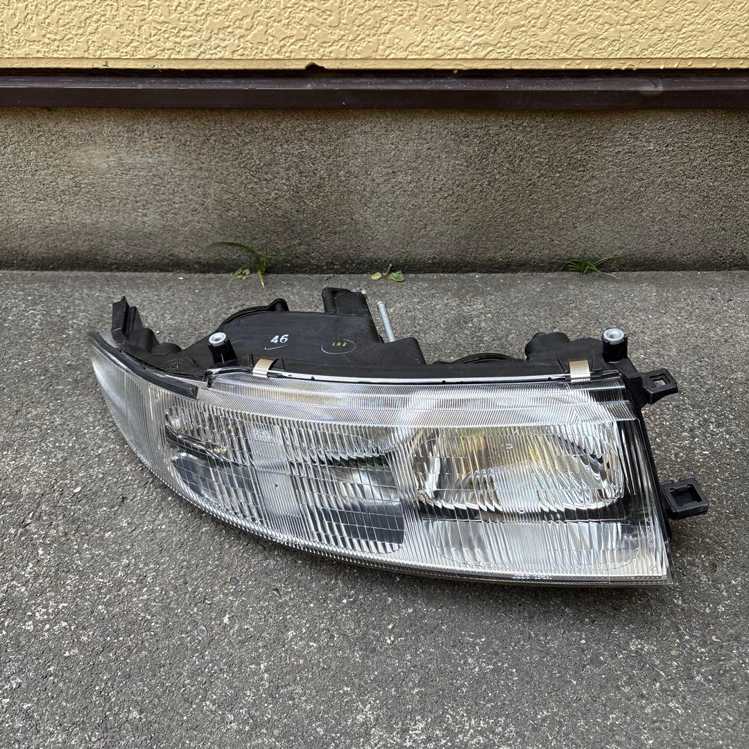 エスティマ エミーナ前期 ヘッドライト 右側 新品未使用