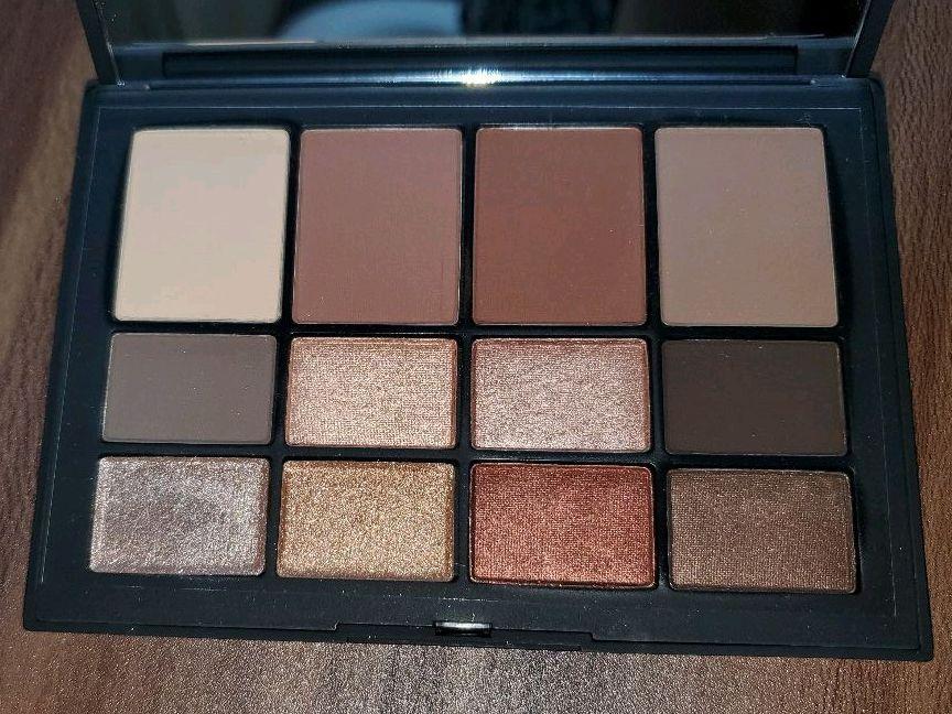 NARS スキンディープアイパレット