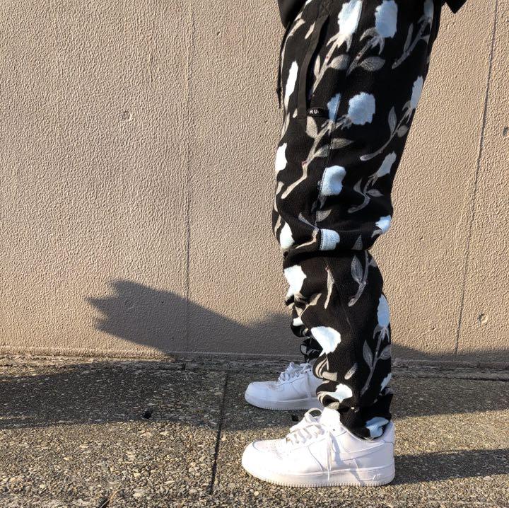 定番SALE 希少‼️ 花柄 Lサイズ ハフ mjpXT-m78212751413 HUF スウェットパンツ 総柄 本物保証お得