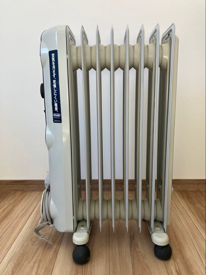 デロンギ オイルヒーター HJ0812 - メルカリ