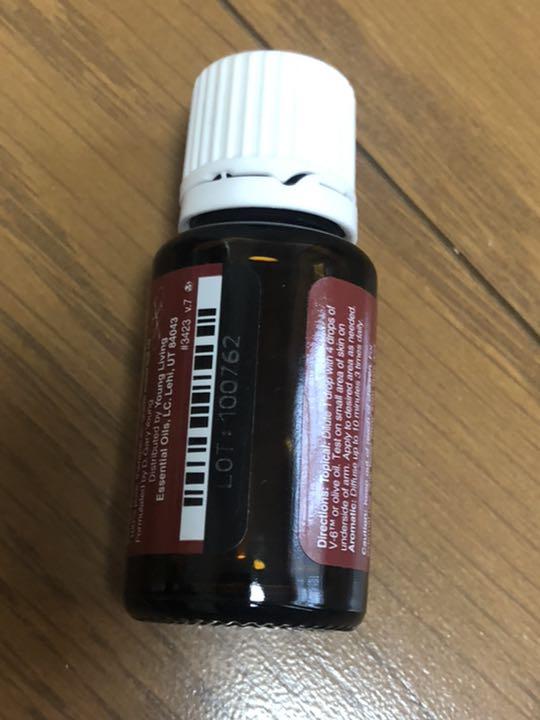 早い者勝ち　２個セット　ヤングリヴィング　THIEVES  15ml  オイル
