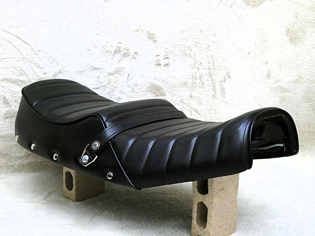 ホーク２　黒皮ボタン　タックロールシート/②CB250Tアンコ抜きCB400T