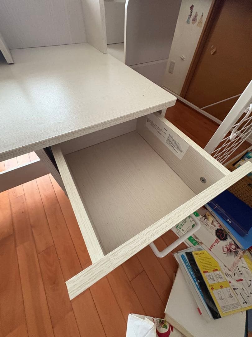 デスク付き目立った傷や汚れなし