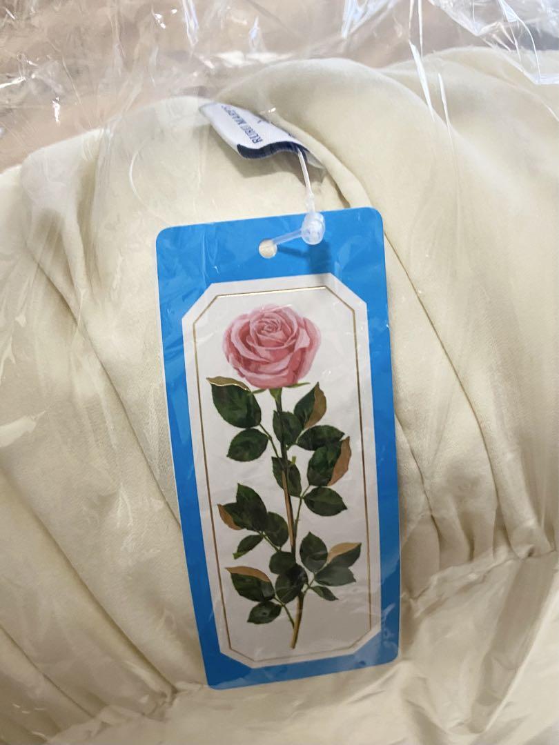 新品未使用　完売品　Francfranc 　ルルメリー　コラボ　薔薇　クッション 新品 フランフラン ルルメリー コラボ クッション 薔薇 バラ