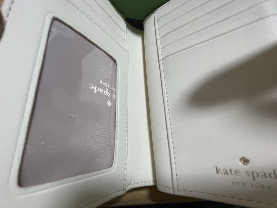 直営店購入　kate spade レザー財布　ケイトスペード　折り財布　キャリー