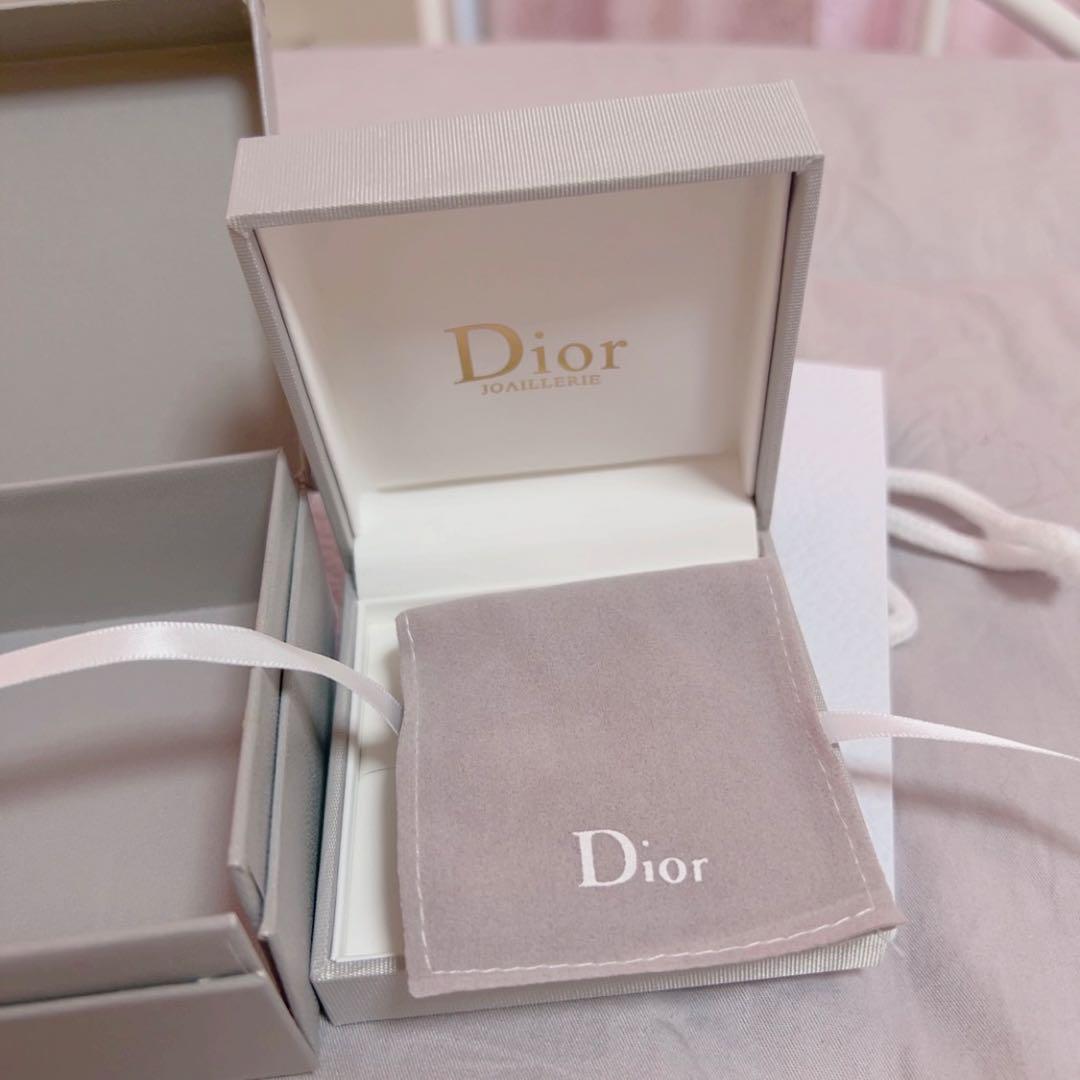 Dior スタッドピアス
