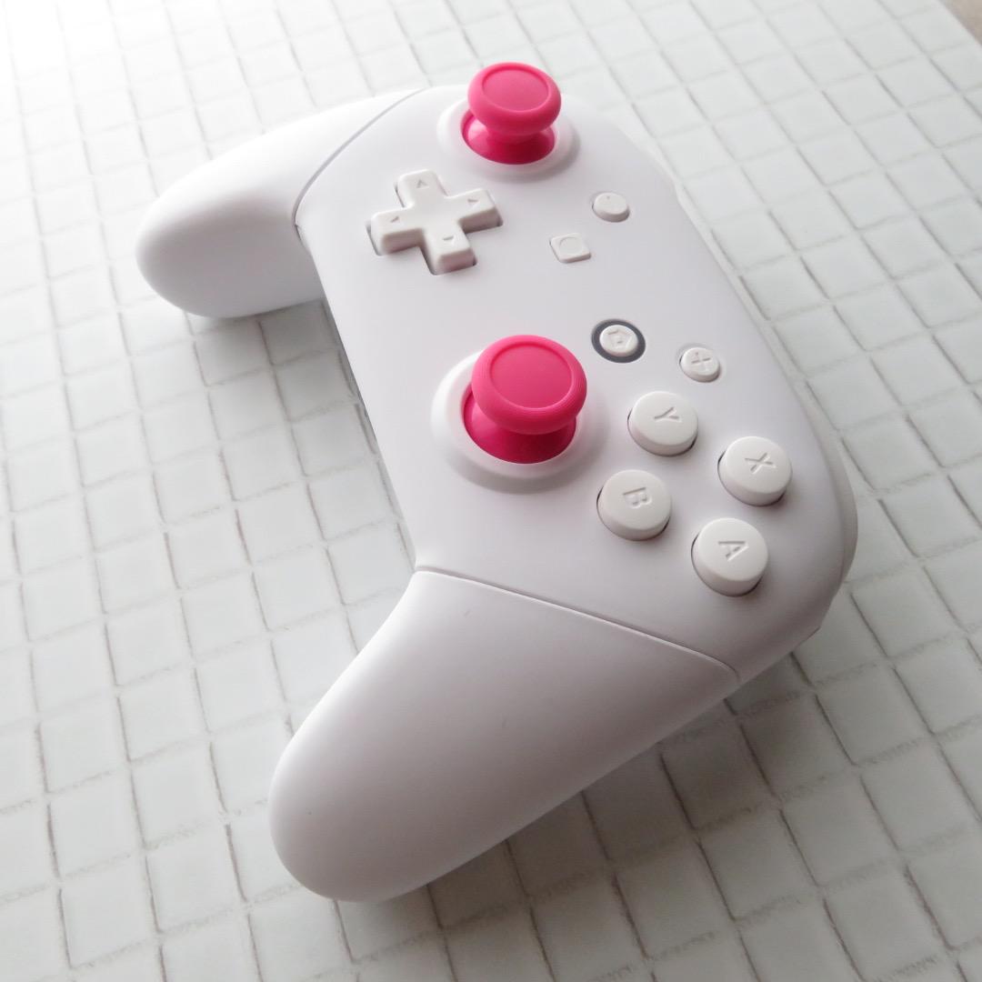 即購入⭕️Switchプロコンカスタム　ホワイト×レッドカラー 即購入⭕️Switchプロコンカスタム ホワイト×レッドカラー