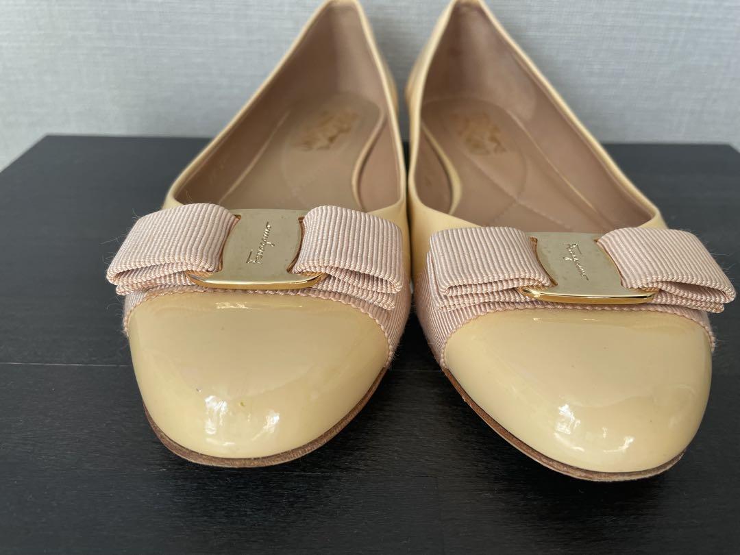 【フェラガモ】超美品　 ヴァリナ　フラットシューズ