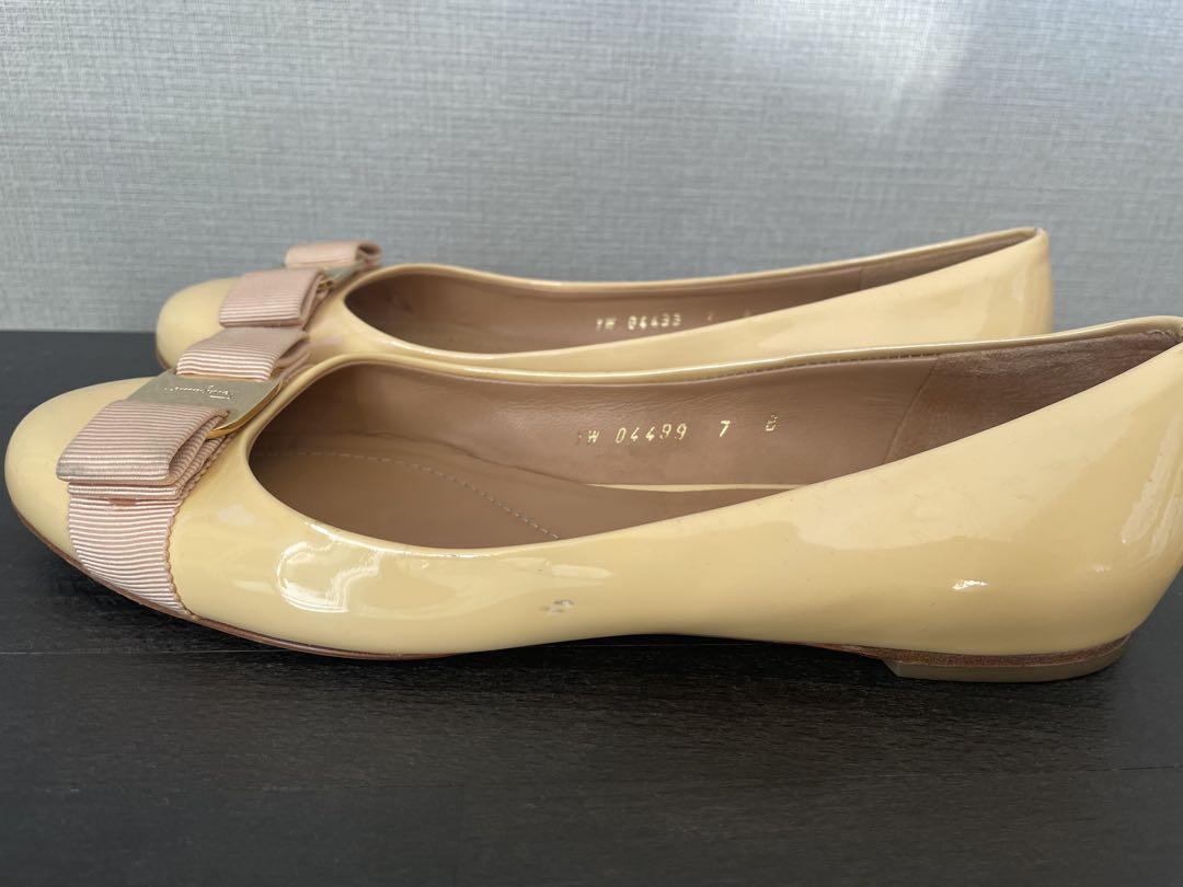 【フェラガモ】超美品　 ヴァリナ　フラットシューズ