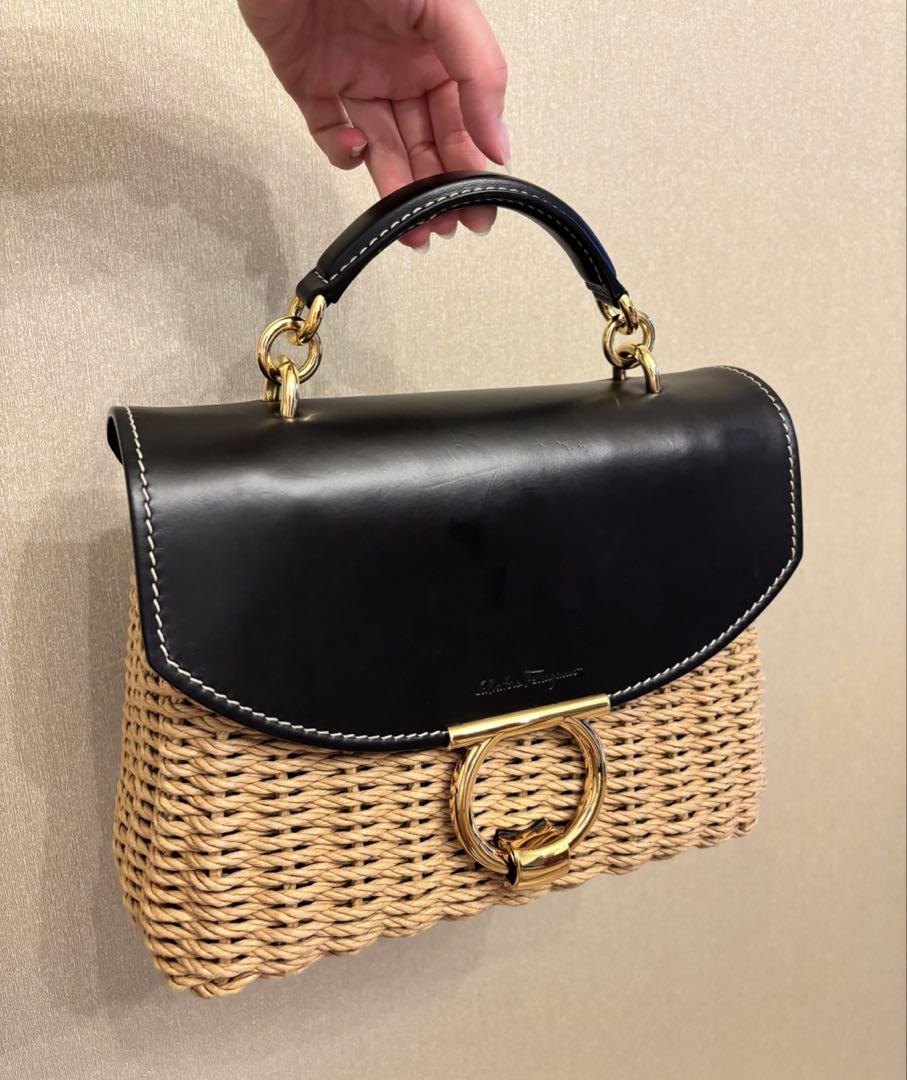 【美品】Salvatore Ferragamo かごバッグ　夏　フェラガモ 美品】Salvatore Ferragamo かごバッグ 夏 フェラガモ - メルカリ