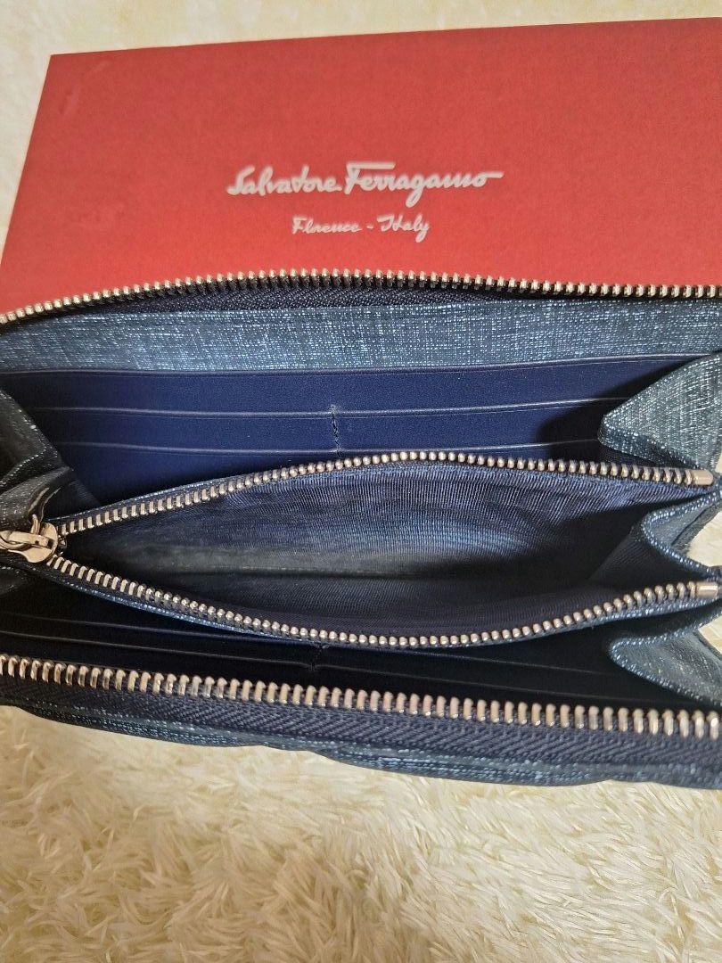 Salvatore Ferragamo 長財布 ダークブルー キルティング