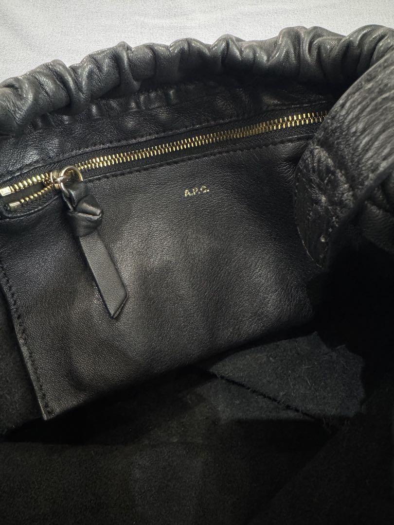 A.P.C. アーペーセー ショルダーバッグ レザー 本革 巾着型 ブラック