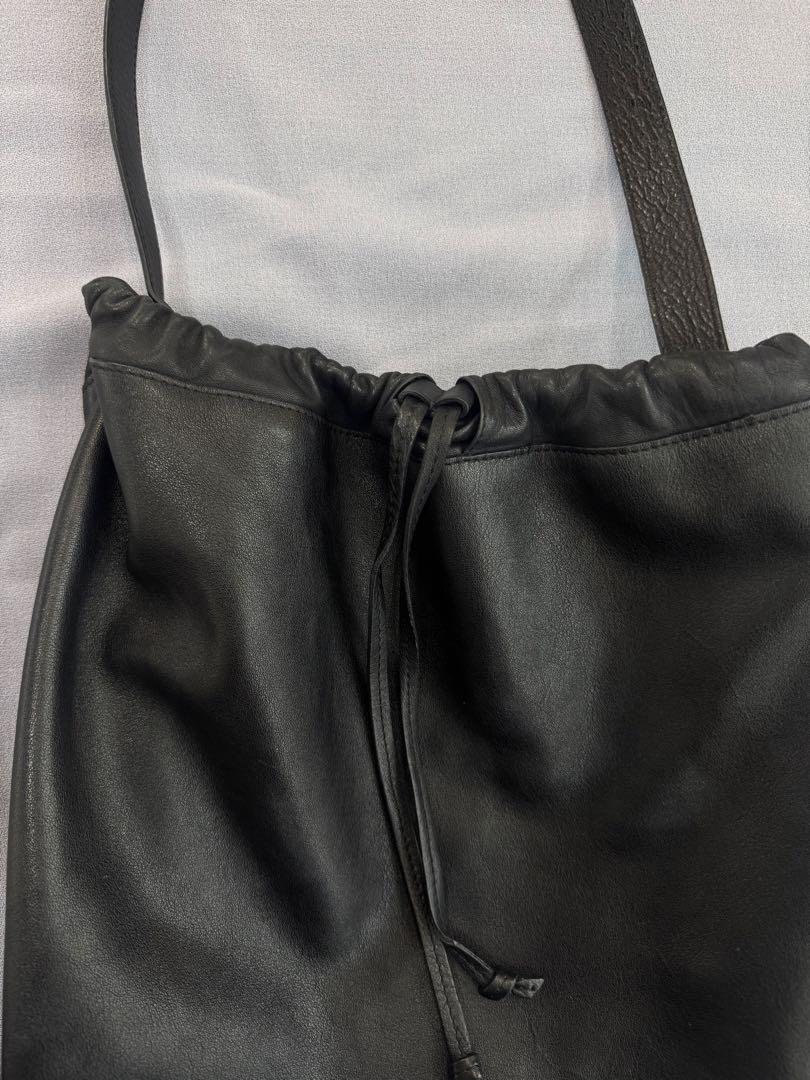 A.P.C. アーペーセー ショルダーバッグ レザー 本革 巾着型 ブラック
