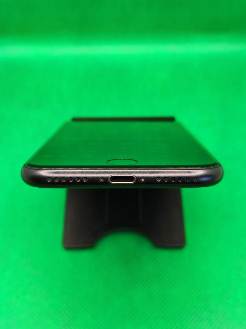 【364中古品】iPhoneSE第二世代 64GB ブラック