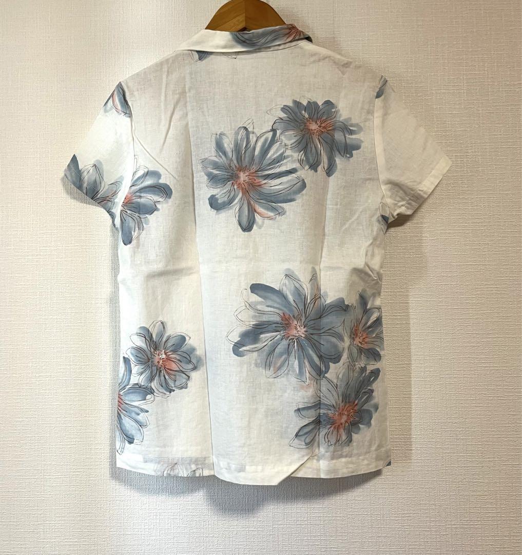 着用少なめ 涼しげなリネン混のシャツ パラスパレス 手書き花柄