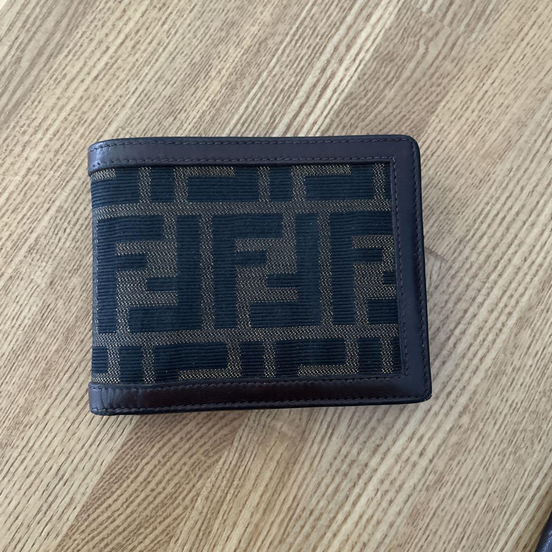 Fendi ロゴ 二つ折り財布
