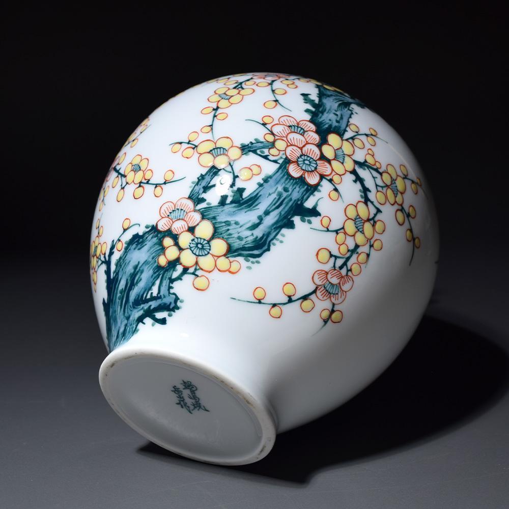 Amazon.co.jp: 鍋島焼 柴田岳山 染錦梅絵 花瓶 岳山作 梅文