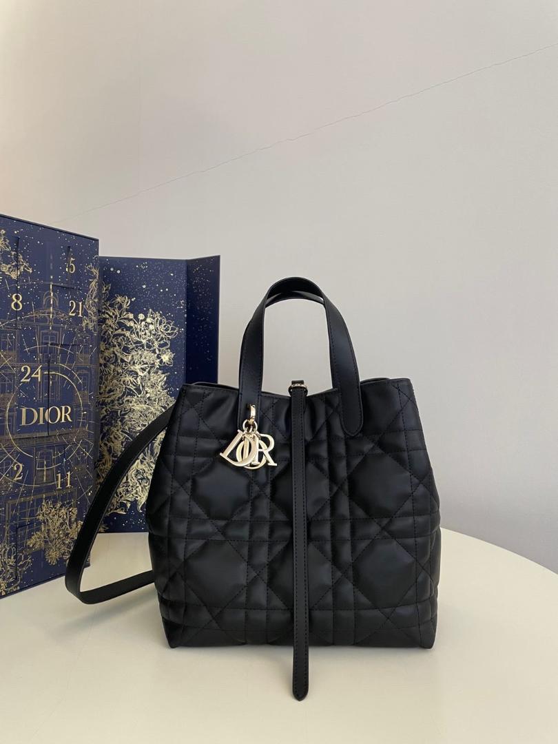 Dior ディオール トゥジュール 縦型シリーズ ミディアムサイズ