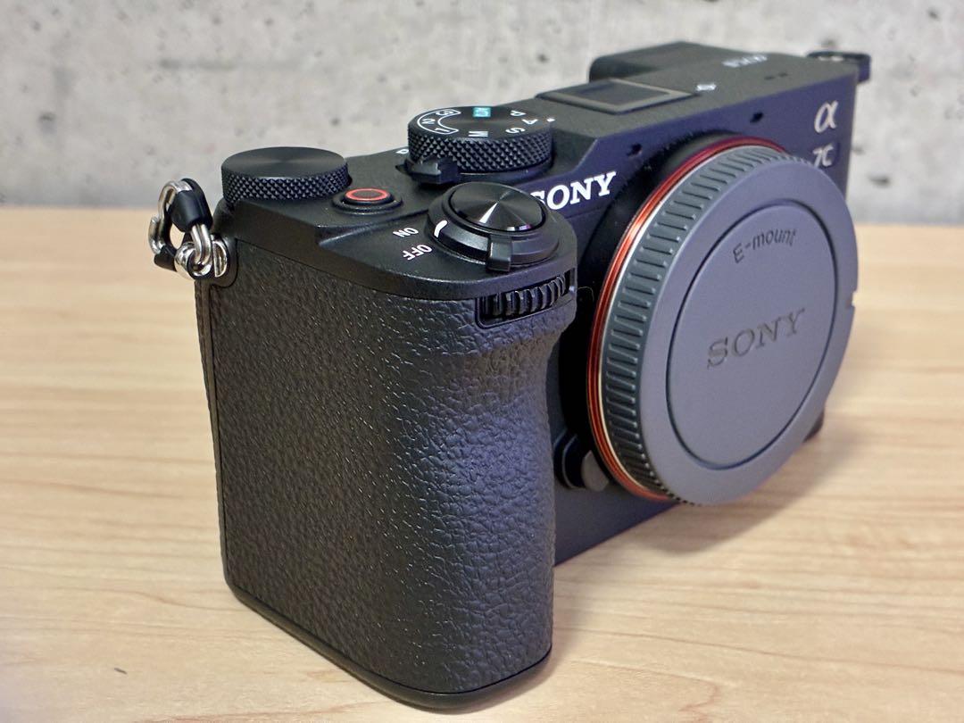 新品同様　α7C II ILCE-7CM2L ズームレンズキット [ブラック]