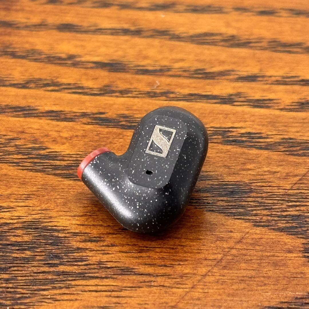 Sennheiser ゼンハイザー IE 300 右耳「R」 - メルカリ