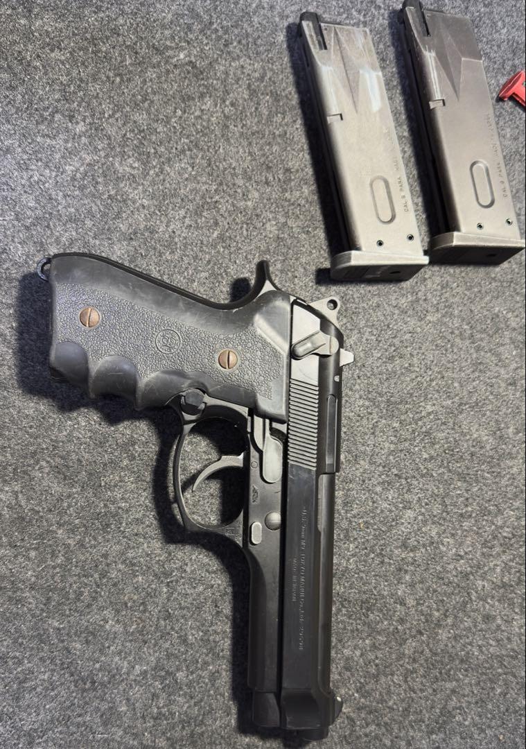 [最終値下げ]東京マルイガスブロM92F HOGUEグリップスペアマガジン付 615H0ShMthL._UF350,350_QL50_.jpg
