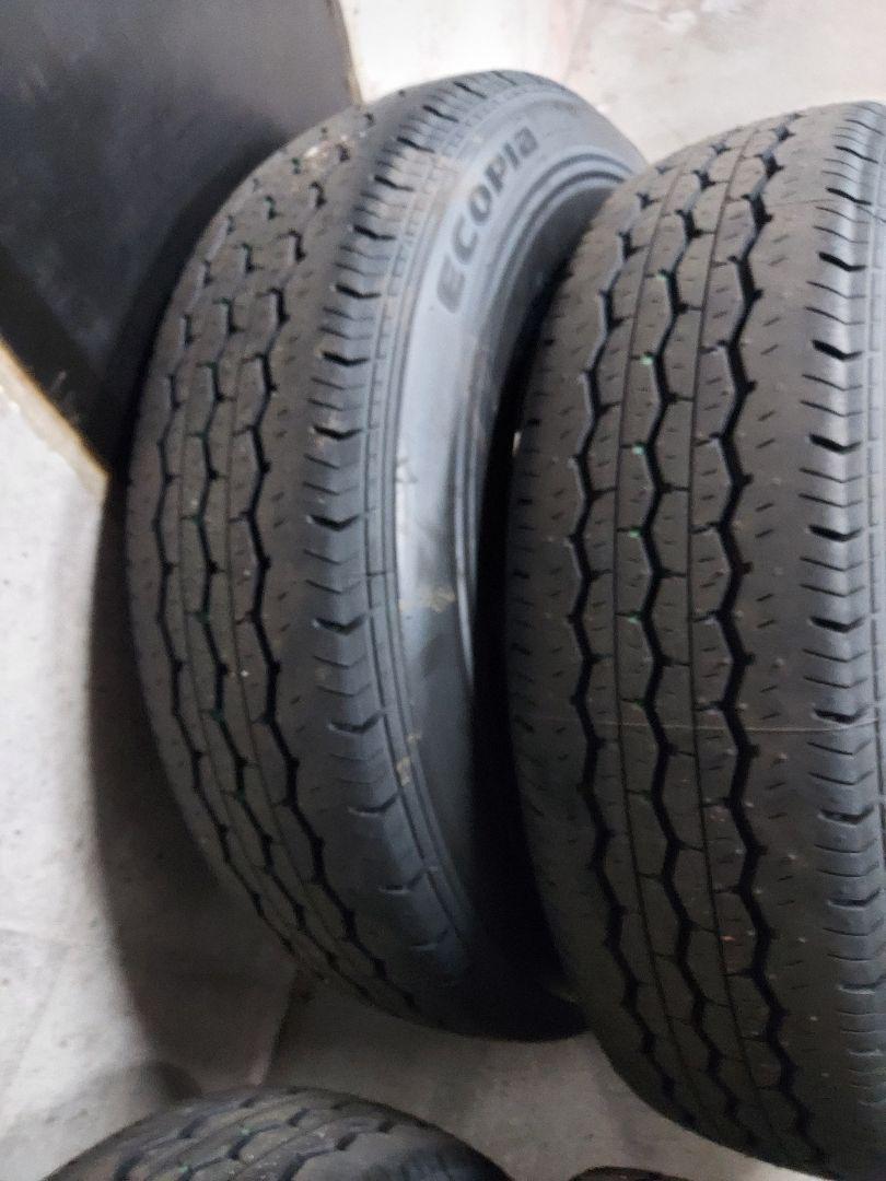 【お引き取り限定】ハイエース 純正 新車外し エコピア 195/80R15