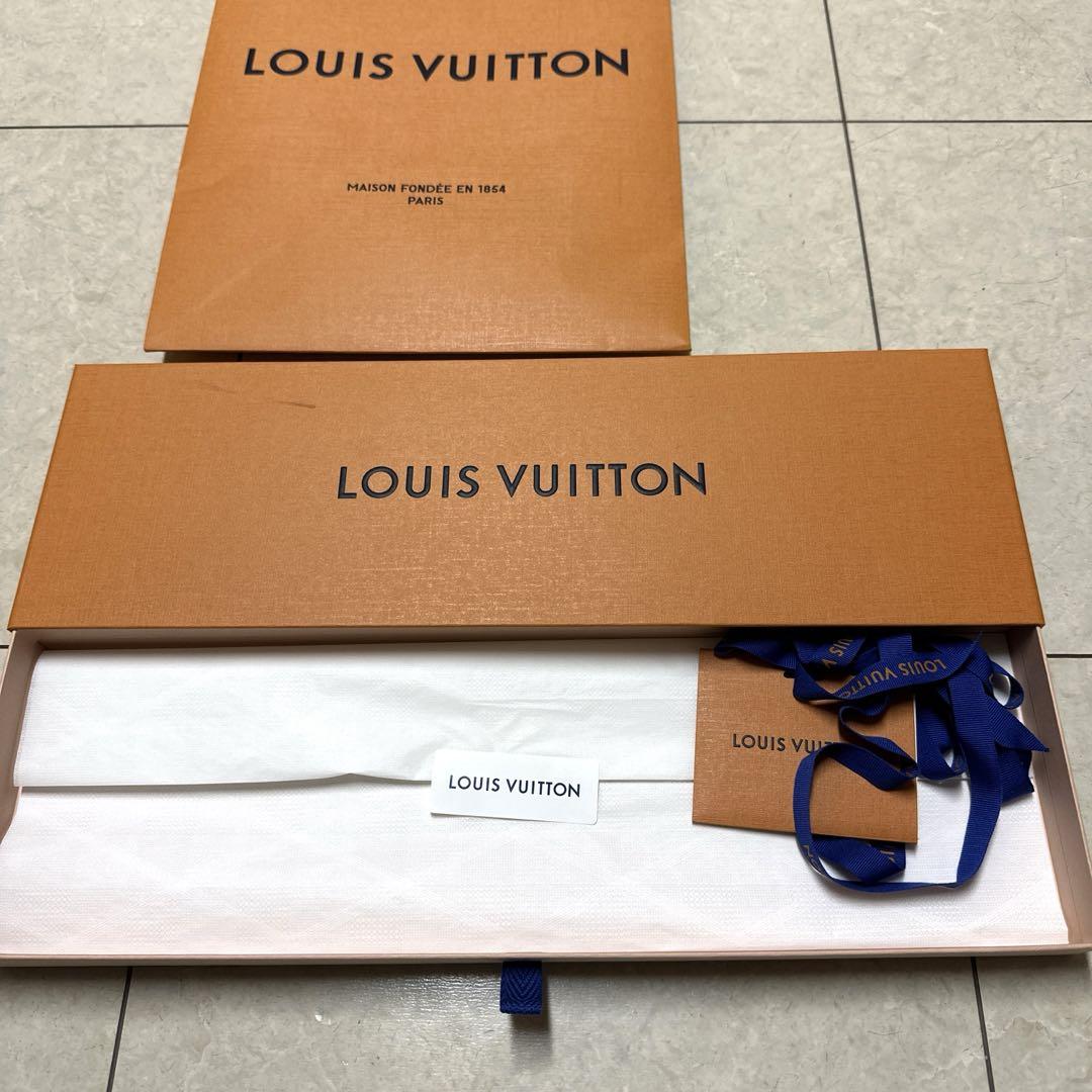 LOUIS VUITTON ネクタイ用紙袋とBOX