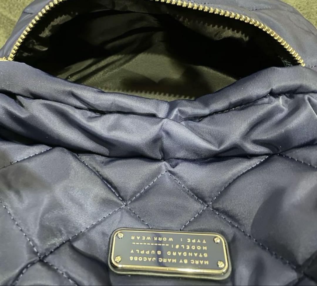 MARC BY MARC JACOBS キルティングリュックネイビー