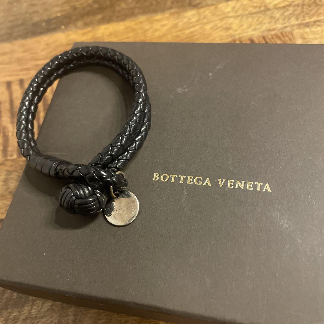 BOTTEGA VENETA 編み込みレザーブレスレット Bottega Veneta 編み込みレザーブレスレット グリーン - メルカリ