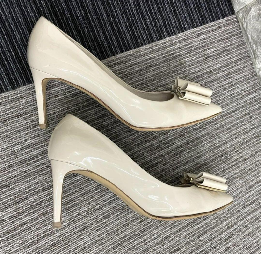 ferragamo　フェラガモ　ヴァラ　リボン　エナメル　パンプス