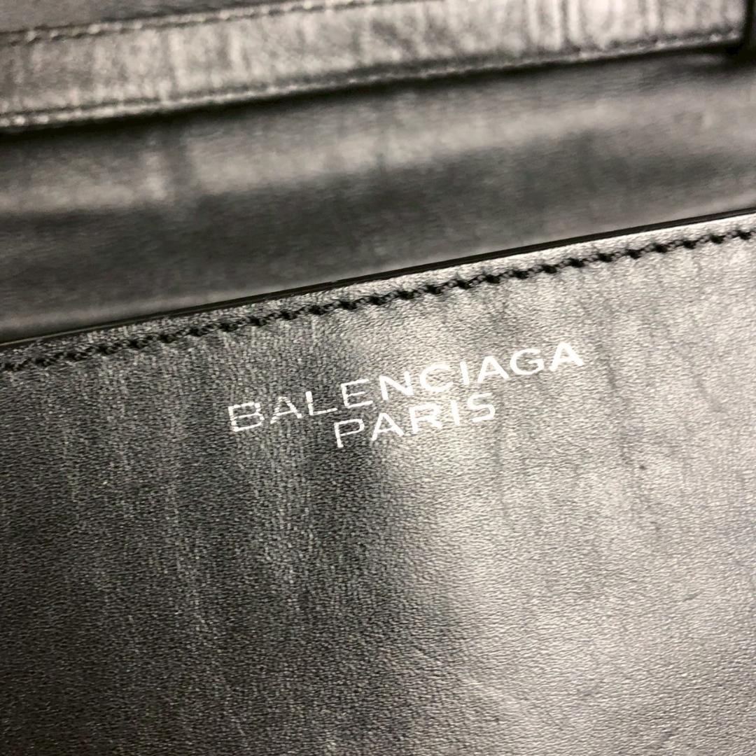 BALENCIAGA バレンシアガ ショルダーバッグ ブラック ベージュ BALENCIAGA バレンシアガ ショルダーバッグ ブラック ベージュ